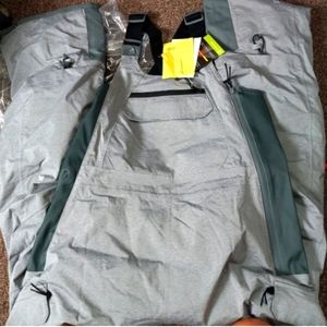 New All in Motion Sport Snow Bibs 3M Thinsulate Insulation Gray Small 28"inseam